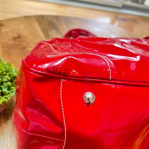 Prada Large Hobo Patent Leather Bag - Picture 13 of 17